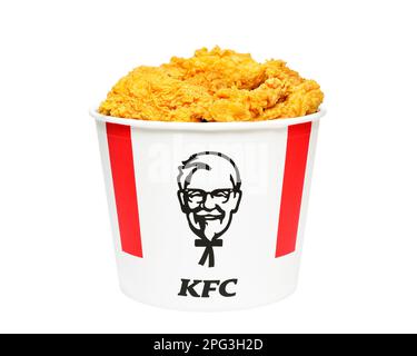 KFC Bucket de un Kentucky Fried Chicken Fast Food Restaurant, Reino Unido Foto de stock