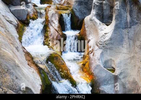 Cañón de Sapadere y hermosa cascada, Alanya, Turquía Foto de stock