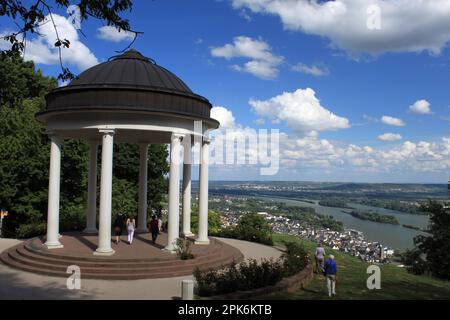 Templo de Niederwald, Parque de Ostein, Monumento de Niederwald, Ruedesheim, Rin, Hesse, Alemania Foto de stock