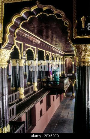 Palacio de Verano del Sultán Tipu 1791 en Bengaluru Bangalore, Karnataka, sur de la India, India, Asia. Arquitectura Indo islámica Foto de stock