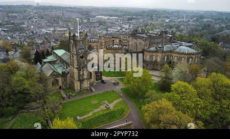 Una toma aérea del histórico Castillo de Lancaster situado en el Reino Unido Foto de stock