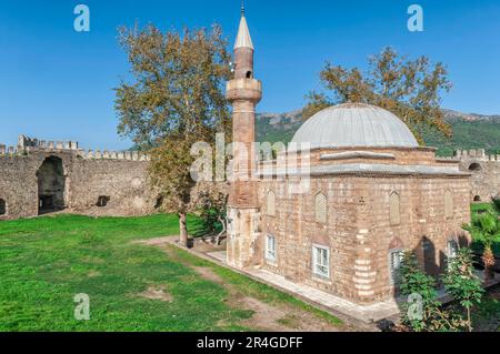 Mezquita, Castillo Mamure, Anamur, Provincia de Mersin, Anatolia, Turquía Foto de stock