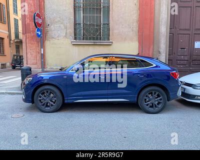 Cremona, Italia - Mayo 2023 azul Audi RS Q3 Sportback suv aparcado en la  calle Fotografía de stock - Alamy