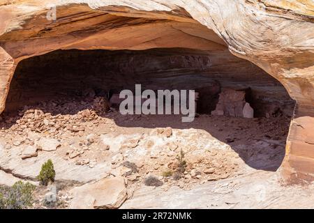 Cueva de la masacre. Fotografía de una ruina en el Monumento Nacional Canyon de Chelly, Chinle, Arizona, EE.UU. Foto de stock