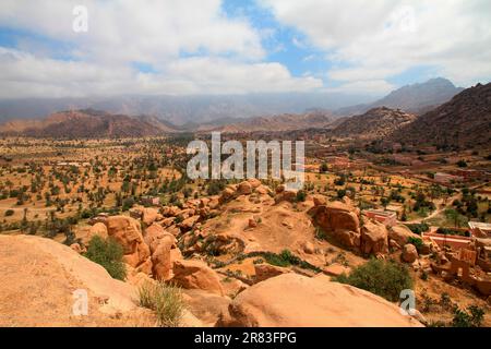 Vista de Tazka cerca de Tafraoute, Antiatlas Marruecos Foto de stock