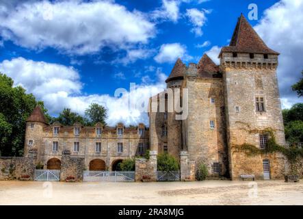 El Château de la Marthonie en el pueblo de Saint-Jean-de Côle, Francia Foto de stock