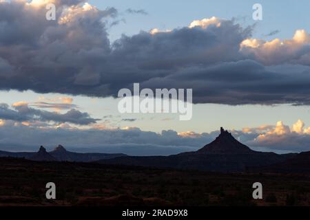 El tirador North Six en la puesta del sol en Indian Creek Utah Foto de stock