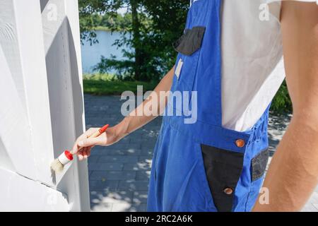 Trabajador Pintor Casa Mono Trabajo Blanco Con Pulgar Hacia Arriba:  fotografía de stock © francescomoufotografo #239983590