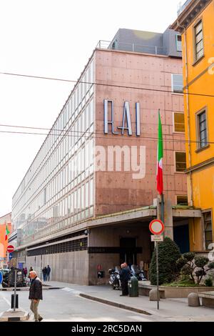 Turín, Italia - 27 de marzo de 2022: Sede de la RAI, Radiotelevisione Italiana, la empresa nacional de radiodifusión pública de Italia, propiedad del Ministr Foto de stock