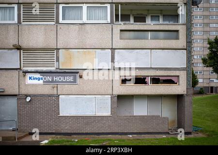 A boarded up tower block stands abandoned, awaiting demolition in the Druids Heath area of Birmingham. England, UK, 2023. Stock Photo