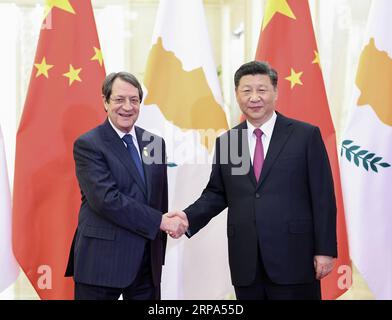(190425) -- BEIJING, 25 de abril de 2019 -- El presidente chino Xi Jinping (R) se reúne con su homólogo chipriota Nicos Anastasiades, quien está aquí para asistir al Segundo Foro de la Franja y la Ruta para la Cooperación Internacional, en Beijing, capital de China, el 25 de abril de 2019. ) (BRF)CHINA-PEKÍN-XI JINPING-CHIPRIOT PRESIDENTE-REUNIÓN (CN) YANXYAN PUBLICATIONXNOTXINXCHN Foto de stock