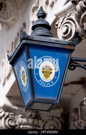 Lámpara de policía de West Midlands, estación de policía de Digbeth, Birmingham, Reino Unido Foto de stock