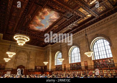 La sala principal de lectura Rose en la Biblioteca Pública de Nueva York (NYPL) - Manhattan, Nueva York Foto de stock