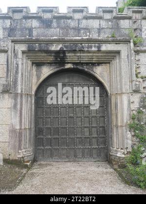 Puerta de entrada histórica de la casa solariega Lanhydrock en Cornualles Inglaterra Foto de stock