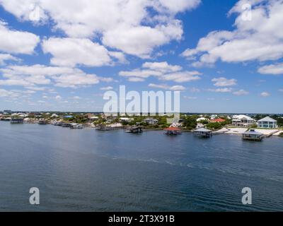 Vista aérea del río Ole y la isla de Ono Foto de stock