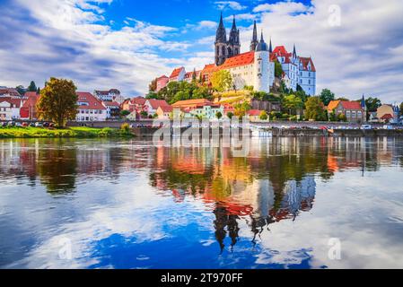 Meissen, Alemania. Castillo de Albrechtsburg y catedral en el río Elba, Sajonia. Impresionante vista del otoño. Foto de stock