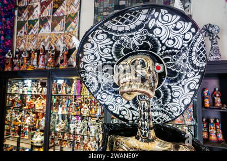 Mérida México,centro historico distrito histórico central,La Catrina Día de Muertos esqueleto,regalos souvenirs,galería de arte colectiva maya hecho artesanos,en Foto de stock
