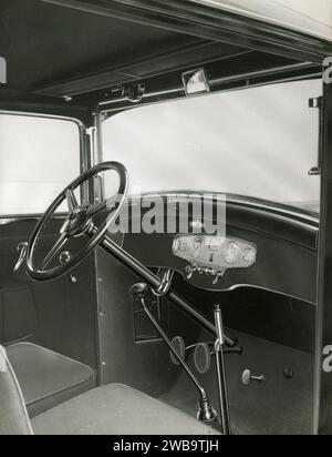 Interiores del coche FIAT 500 Topolino, Italia años 1930 Foto de stock