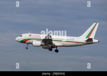 Munich, Alemania - 16 de febrero. 2024 : Gobierno búlgaro Airbus A319-112 con matrícula LZ-AOB aterriza como parte del Munich Securi Foto de stock