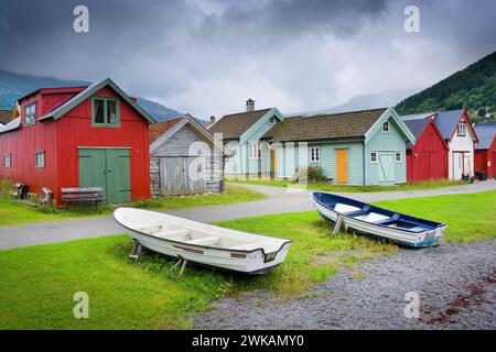 Vista de los boathouses en Vik, Noruega Foto de stock