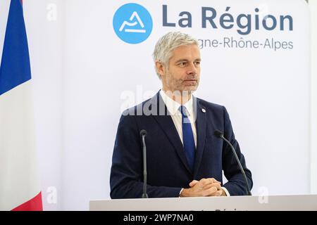 Retrato de Laurent Wauquiez, presidente de la región del Ródano de Auvernia Alpes, para la inauguración del pabellón deportivo para las fuerzas de seguridad interior o Foto de stock