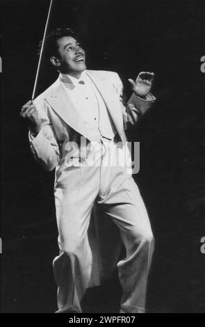 CAB CALLOWAY (1907-1994) cantante y músico de jazz estadounidense Foto de stock
