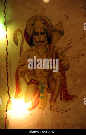 Imagen de Hanuman el dios mono hindú, en un muro exterior de la Shree Swaminarayan Temple en Willesden Green Foto de stock