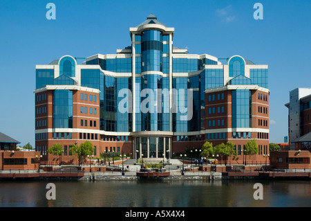 El edificio Victoria, Erie Basin, Salford Quays, Greater Manchester, Reino Unido Foto de stock