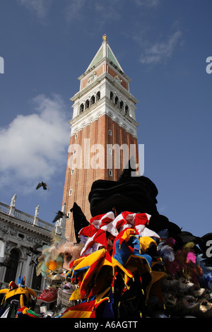 El Campanile de San Maorco cuadrado en Carnaval en Venecia, Sitio del Patrimonio Mundial de la UNESCO, de Italia, de Europa.Foto por Willy Matheisl Foto de stock
