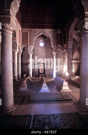 Interior de las Tumbas Saadianas en Marrakech, en Marruecos, Norte de África Foto de stock