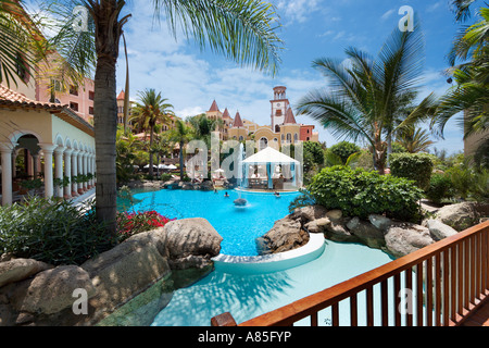 Gran Hotel Bahía del Duque Resort, Costa Adeje, Playa de las Americas, Tenerife, Islas Canarias, España Foto de stock
