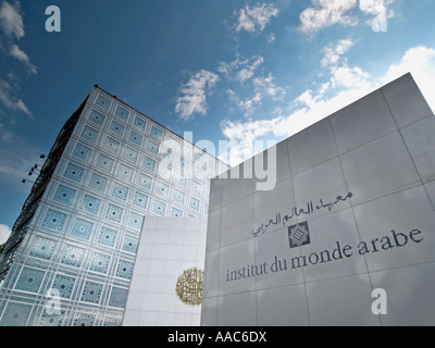 Institut du Monde Arabe IMA en París Francia edificio diseñado por el arquitecto Jean Nouvel 1987 Foto de stock