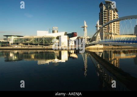 La luz de la mañana en Salford Quays y el Centro Lowry Greater Manchester Foto de stock