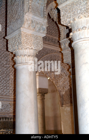 En Archway tumbas de la dinastía Saadi Marrakech Marruecos Foto de stock
