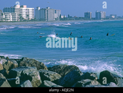 Venice Beach, Florida, EE.UU. Mostrando surfers
