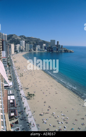 Benidorm panorámica de la playa de Levante, orientada al norte Foto de stock