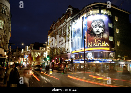 Reino Unido, Londres, el West End, Theaterland, Shaftesbury Avenue, el Teatro Queens, Les Miserables