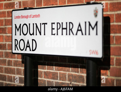 Cartel con el nombre de la calle en Streatham South London SW16