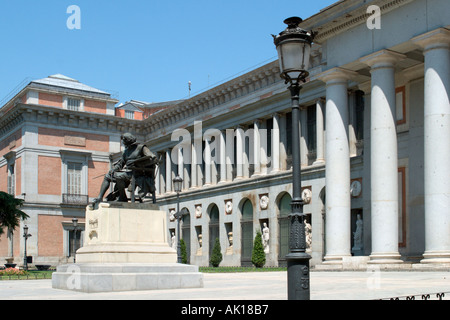 Museo del Prado y la estatua de Velázquez, Madrid, España