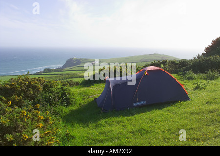 East Devon Prawle UK en verano de camping carpa con vistas al mar Foto de stock