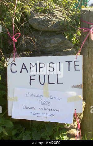 East Devon Prawle UK en verano de camping camping 'completo' firmar Foto de stock