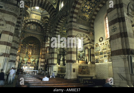 Francia Marsella dentro de la catedral de Notre Dame de la Garde Basílica