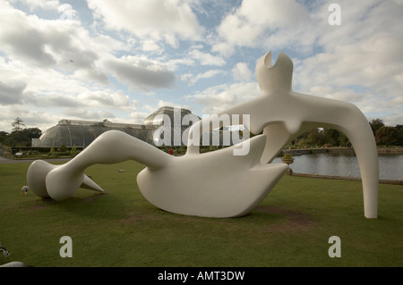 Henry Moore escultura yacente de gran figura 1984 Foto de stock