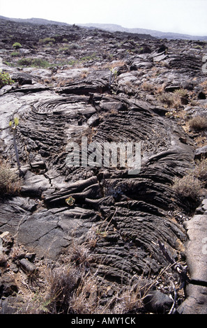 Ejemplo de tuba lava en el malpaís o badlands rodeando la Restinga Isla de El Hierro, Islas Canarias