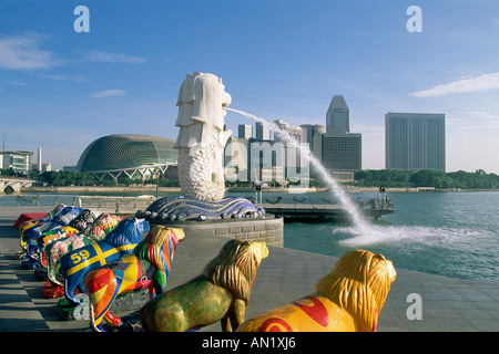 Singapur, estatua Merlion y Suntec City Skyline