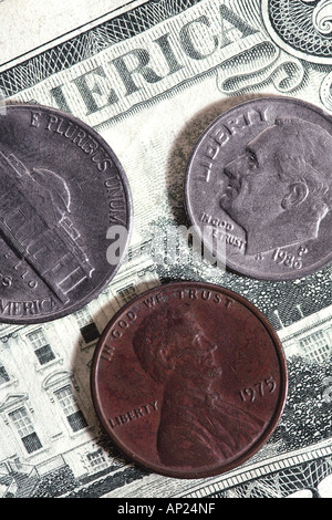 Monedas y billetes norteamericanos, EE.UU., la moneda, el dinero Foto de stock