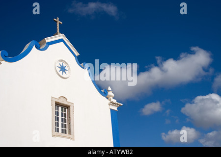 Iglesia Igreja de Santa Marta, Ericeira Portugal Foto de stock
