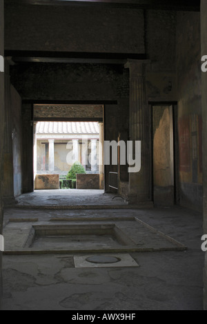 Ver en una casa romana en Pompeya, Italia.