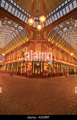 Vista interior, Leadenhall Market, en Londres, Inglaterra, Reino Unido, Europa