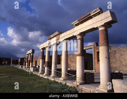 Foro ruinas de Pompeya Campania Italia